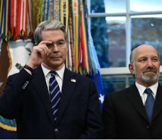 وزير الخزانة الأميركي: الرسوم قد تقلّص العجز إلى 5 %