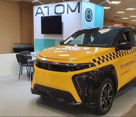 500 كم بشحنة واحدة.. منتدى سيارات الأجرة في موسكو يكشف عن تاكسي كهربائي جديد