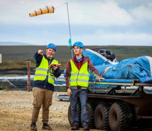 طائرات ورقية تولّد طاقة متجددة في آيرلندا
