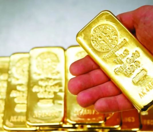 إقبال قياسي على الذهب رغم ارتفاع الأسعار وتراجع الثقة بالدولار