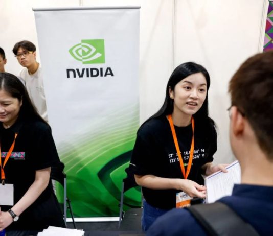 ماذا تعني صفقة ترمب مع «إنفيديا» و«إي إم دي» في الصين بالنسبة إلى العالم؟