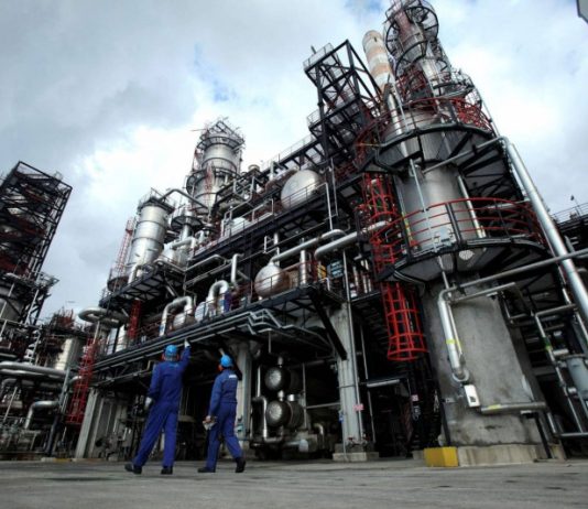 الاستثمارات الإستراتيجية تقوي قدرات صناعة التكرير