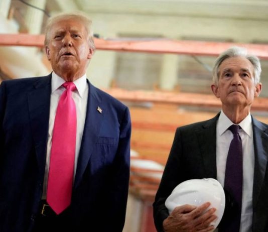 شبح «السيطرة المالية» يعود… هل يضحي «الفيدرالي» باستقلاليته لتمويل ديون أميركا؟