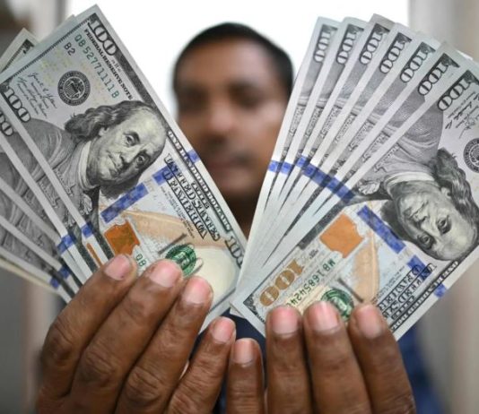 الدولار الأميركي يكافح للتعافي من ضربة باول الحمائمية