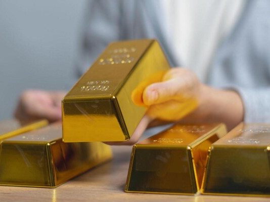 هل يبقى ترامب على قرار عدم فرض رسوم على الذهب؟!