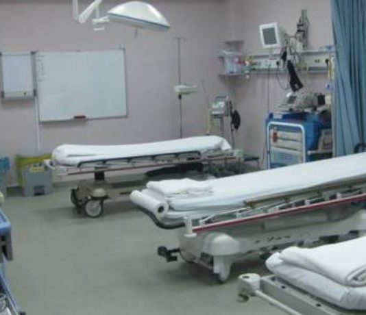 من يراقب فواتير المستشفيات والاطباء والمعدات الطبية ؟