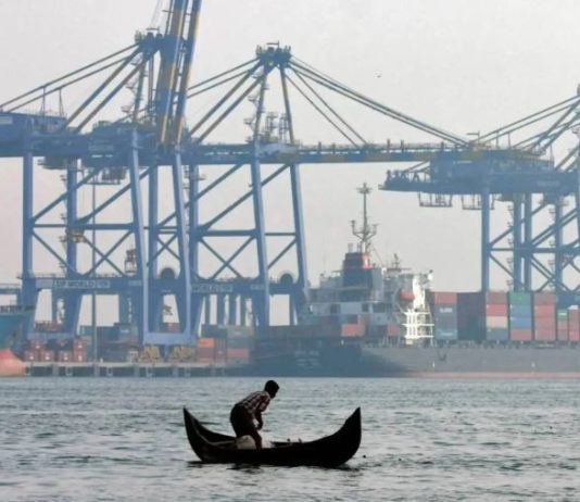 ترمب يتعهد بزيادة الرسوم على الهند «بشكل كبير» بسبب النفط الروسي