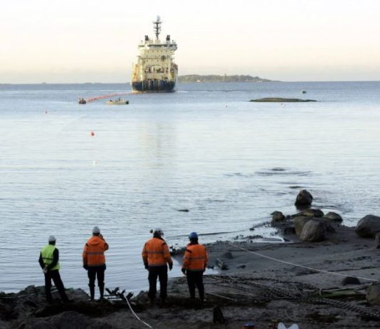 انقطاع كابلات في البحر الأحمر يربك الإنترنت في دول عربية وآسيوية وأوروبية