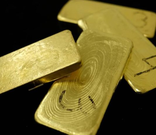 الذهب يتجاوز عتبة 3800 دولار للمرة الأولى