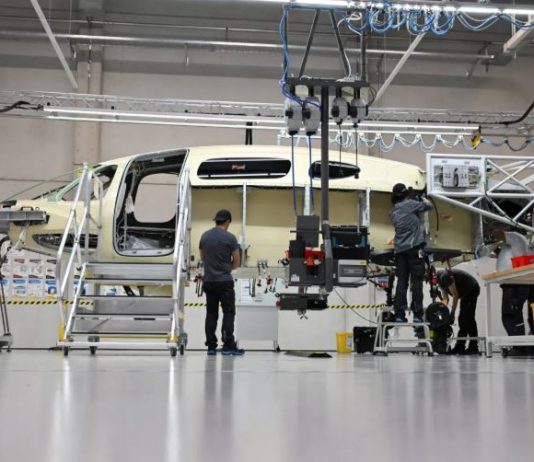 نشاط التصنيع في منطقة اليورو يتوسع لأول مرة منذ منتصف 2022