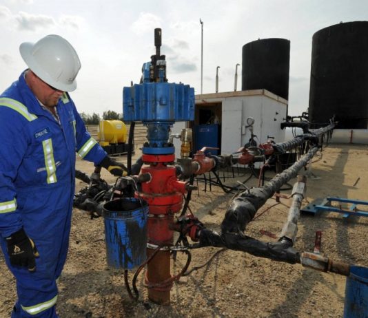 الأسواق تواجه فائضا نفطيا أكبر من المتوقع خلال عام 2026