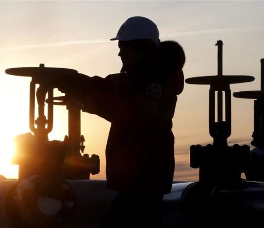 تحذيرات من تسارع معدلات تراجع إنتاج النفط والغاز عالميا