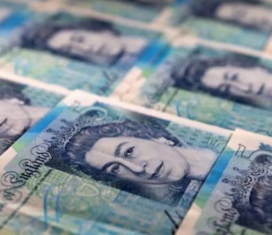 الجنيه الإسترليني يتراجع بانتظار التضخم الأميركي و«المركزي الأوروبي»