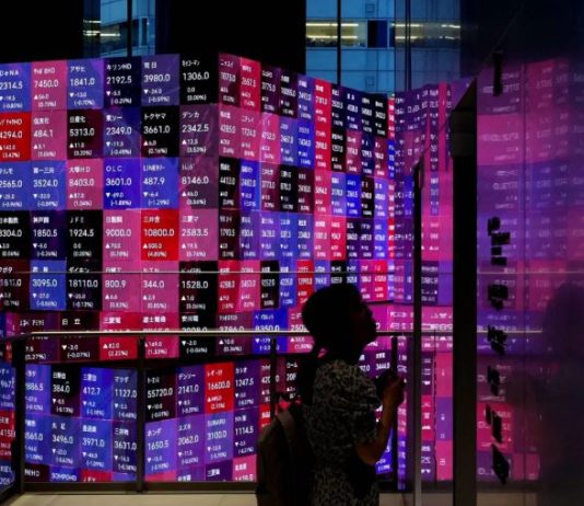 خروج رؤوس الأموال من صناديق الأسهم العالمية لأول مرة منذ 5 أسابيع