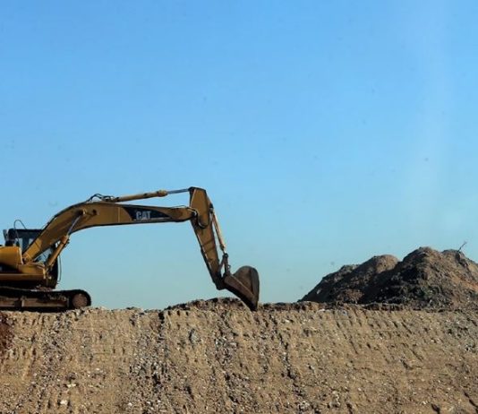 لماذا الخيار دائماً ردم البحر؟