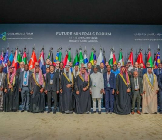 علماء العالم يبحثون مستقبل استكشاف المعادن الحرجة في السعودية