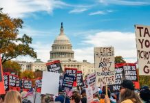 فوضى إضافية تلوح في الأفق مع هزة المحكمة العليا لرسوم ترمب