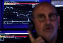 مسار المستثمرين الصاعد يتحدى العقبات في سوق الأسهم