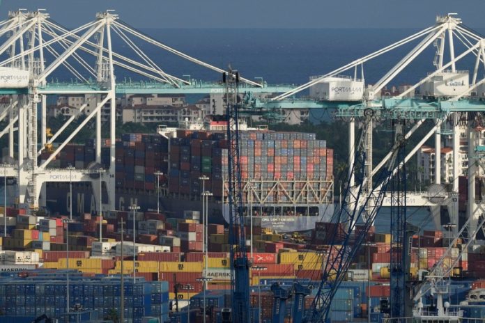 العالم أمام لحظة حاسمة لإعادة ترميم نظام التجارة الدولية