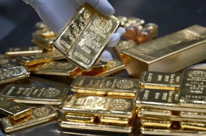 الذهب يرتفع متجهاً لأكبر مكاسب شهرية