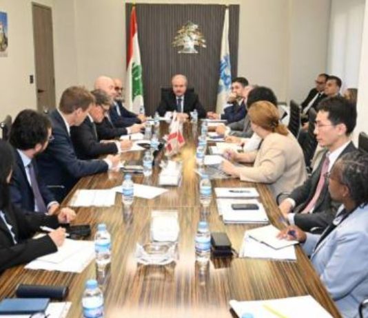 وفد من كبار المسؤولين في البنك الدولي عقد اجتماعه الاول في وزارة المال جابر