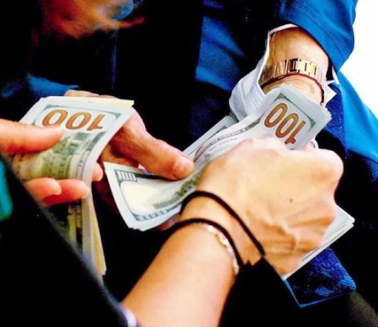 صراع نفوذ ومصالح على توزيع الخسائر