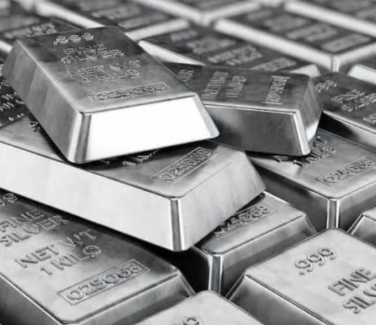 الفضة ترتفع إلى 60 دولاراً لأول مرة