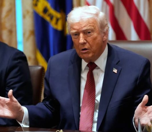 ترمب يلوّح بتغييرات بسياسة الرسوم للمساهمة في خفض بعض الأسعار