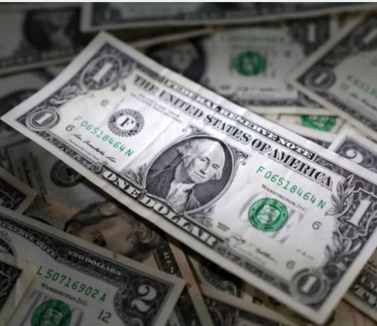 الدولار يتذبذب… والأسواق تنتظر حسم البنوك المركزية