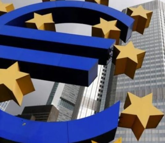 اليورو الأقوى منذ عقد يهدد سياسة المركزي الأوروبي ويربك حساباته