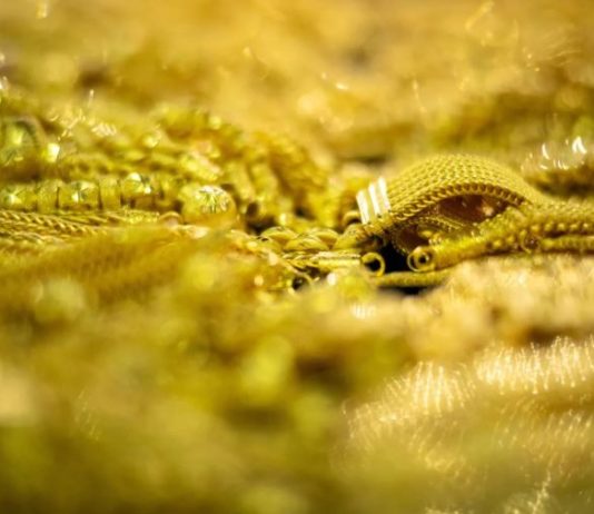 الذهب مستقر مع استعداد الأسواق لتصريحات متشددة من «الفيدرالي»