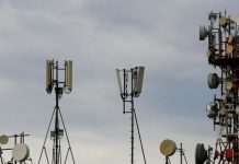 الشبهات تلاحق وزارة الاتصالات: مشاريع ومكالمات وهمية