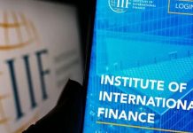 تقرير شامل لمعهد التمويل الدولي: سعر الدولار سيبقى ثابتًا في 2026