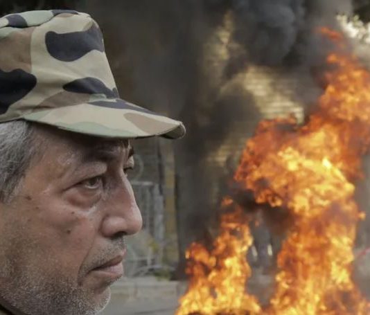 قانون الرواتب الجديد: يقلص حجم القطاع العام ويظلم المتقاعدين