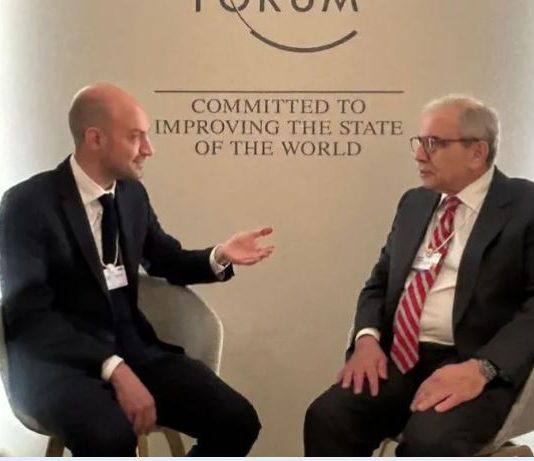 لبنان في دافوس: اختبار مصداقيّة لا رحلة بحث عن تمويلٍ