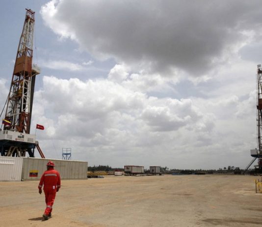 مكاسب مؤجلة لرهانات الشركات الأميركية على نفط فنزويلا