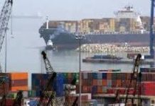 البحصلي: مئات المستوعبات الغذائية عالقة..عودة العمل في مرفأ بيروت إلى طبيعته مع تمديد ساعات التشغيل