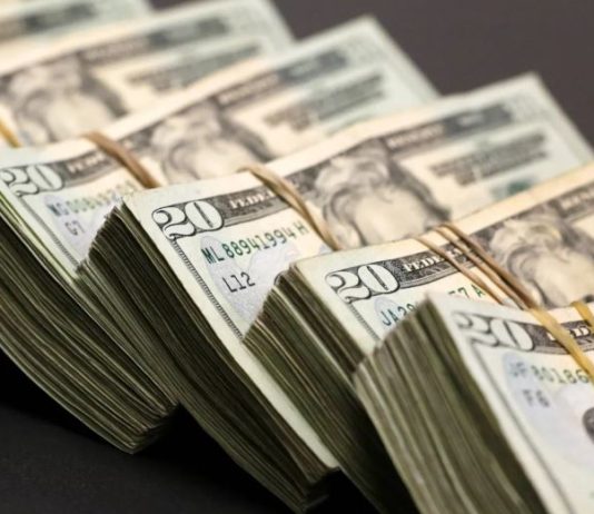 وسط مؤشرات تُحذّر المستثمرين… هل يواصل الدولار ضعفه في 2026؟