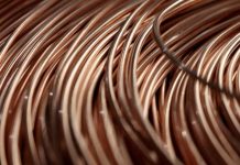 النحاس عند ذروة أسبوعين بدعم حكم قضائي أميركي يلغي رسوم ترمب