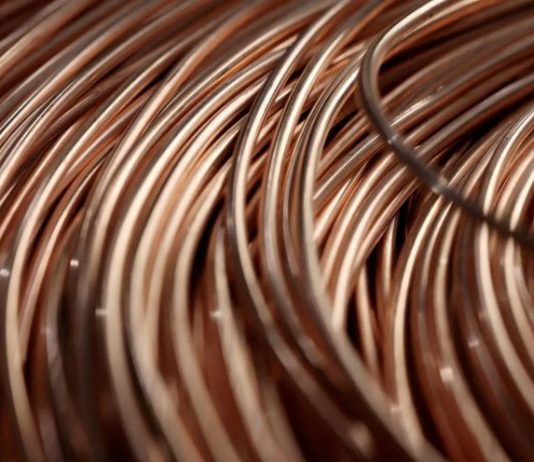 النحاس عند ذروة أسبوعين بدعم حكم قضائي أميركي يلغي رسوم ترمب