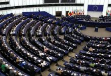 البرلمان الأوروبي يؤجِّل التصويت على تنفيذ اتفاق الرسوم الجمركية مع أميركا