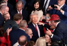 ترمب: المحكمة العليا تورّطت بقرار «مؤسف»… والرسوم بديل لضرائب الدخل