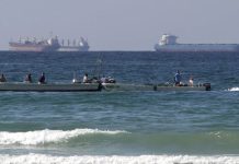 شركات التأمين تلوّح بإلغاء وثائق السفن ورفع تكاليف العبور في مضيق هرمز