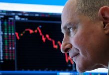 الأسواق العالمية في «مواجهة المجهول»… وافتتاح الاثنين تحت الاختبار