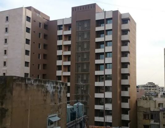 يرفعون إيجارات الشقق في الحرب: فهل يدفعون ضرائبها؟