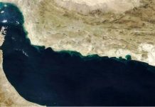 خفض إنتاج النفط في الخليج مع تصاعد التوترات حول مضيق هرمز