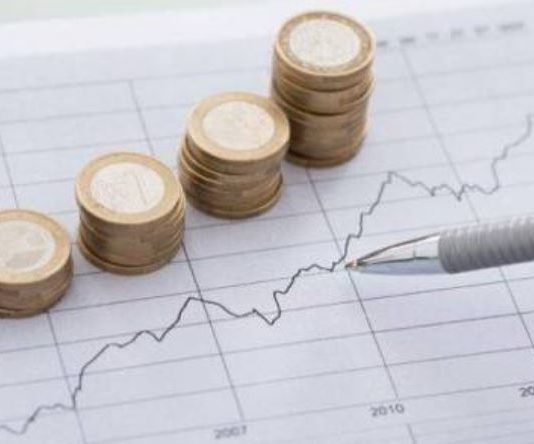 الاتحاد الأوروبي يحذر: الحرب في الشرق الأوسط قد تخفض النمو وتزيد التضخّم في 2026–2027