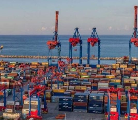 العجز التجاري يرتفع 23 % سنويًا