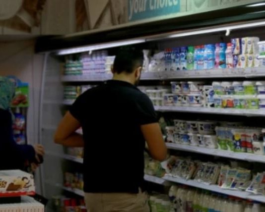 المواد الغذائية في لبنان تكفي «لأربعة أشهر» والإمدادات «مستمرة»