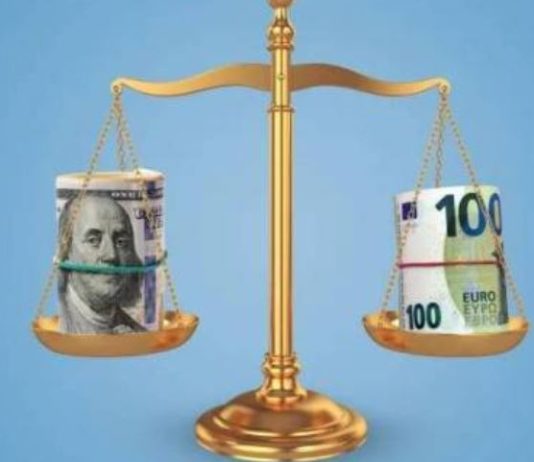 المنافسة تشتعل بين الدولار واليورو جراء الحرب على ايران